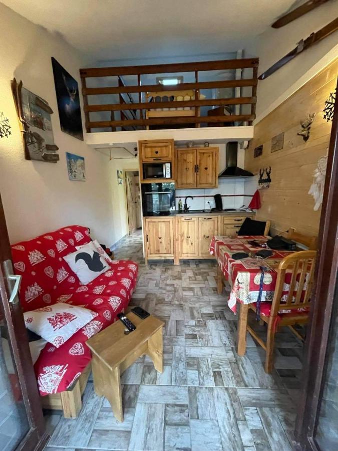 Les Fontanilles Odeillo Chalet 60 Wifi & Parking Gratuit Expose Plein Sud & Plein Pied , Draps & Serviettes De Toilettes Non Inclus, Sabanas Y Toallas No Incluidos Exterior foto
